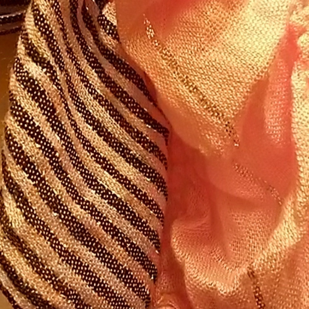 Scrunched scarf - Picture 2 of 2